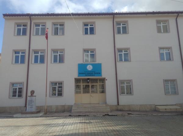 Danacı Sadık Özgür Ortaokulu Fotoğrafı